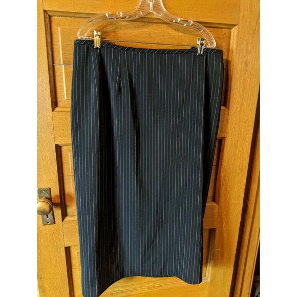 Larry Levine Classics Size 34W Skirt Pinstriped Navy Blue Lined - Picture 1 of 4